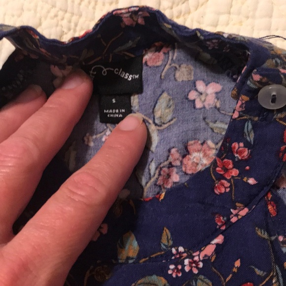 Girls flowy tops. EUC - Picture 6 of 6